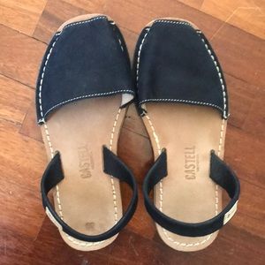 Castell woman sandals